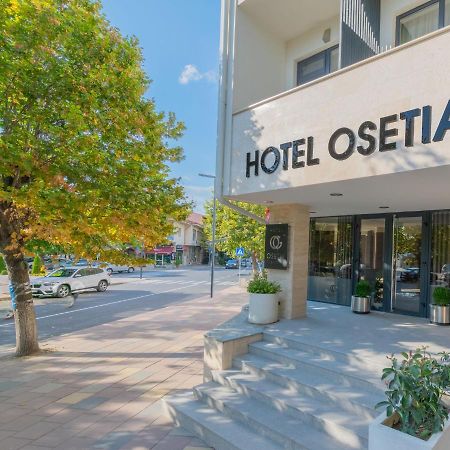 Hotel Osetia Garden Momchilgrad Esterno foto