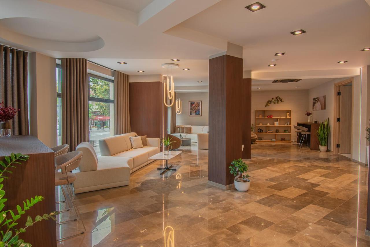 Hotel Osetia Garden Momchilgrad Esterno foto