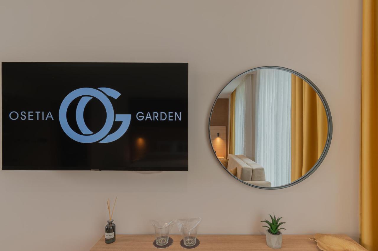 Hotel Osetia Garden Momchilgrad Esterno foto