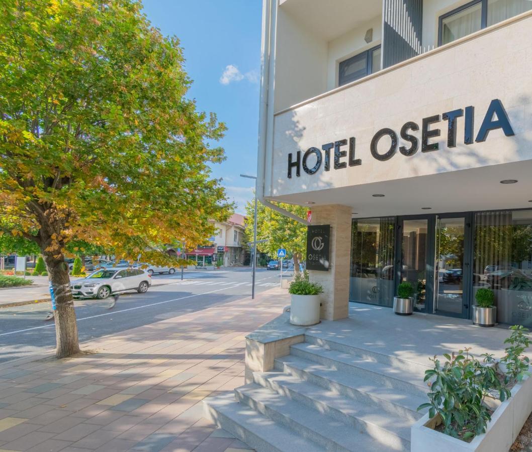 Hotel Osetia Garden Momchilgrad Esterno foto